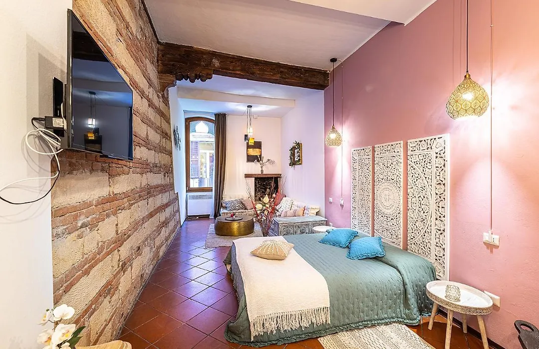 White & Gold Suite Verona-1